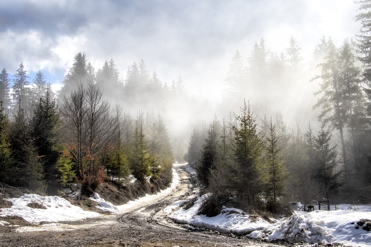 河南永城遭遇严重水灾，多处被淹，积水最深达2米多